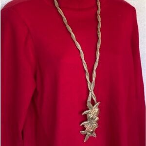 CHUNKY STARFISH NECKLACE Starfish cluster, gold tone, mesh chain. EUC